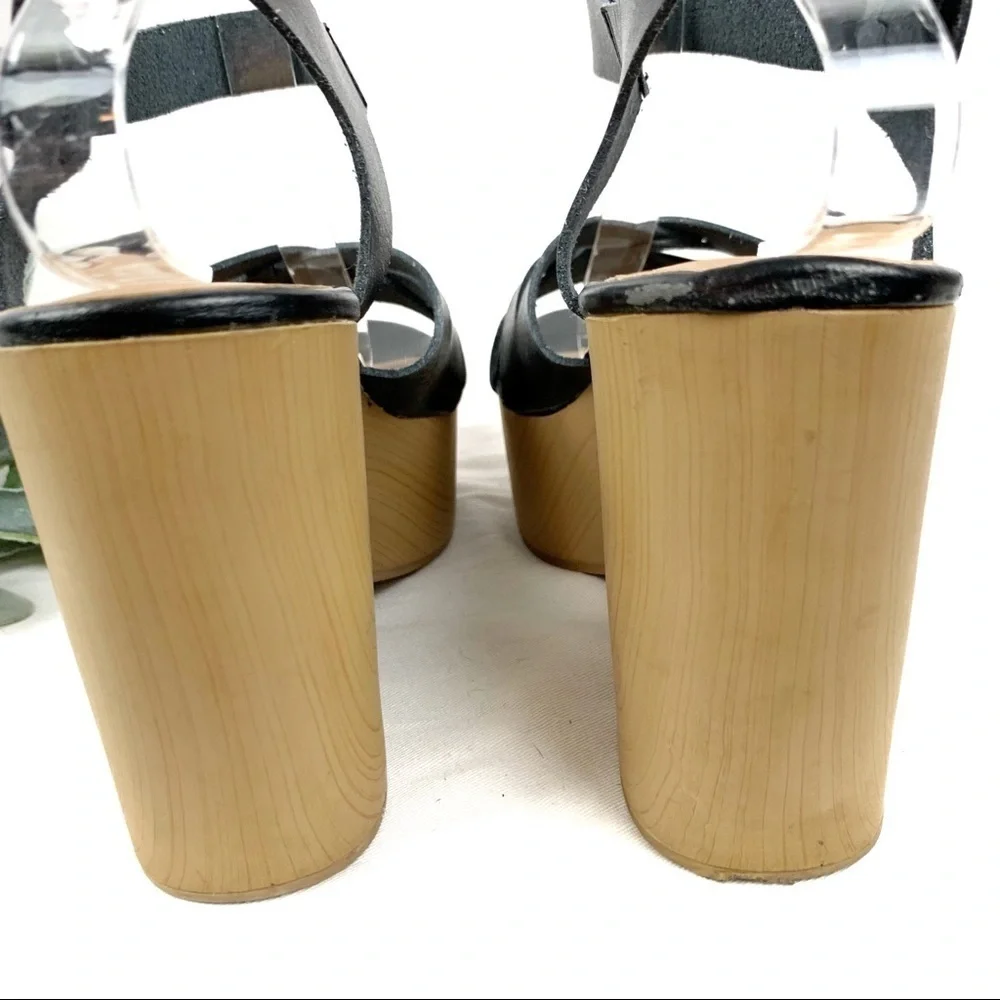 Torrid platform faux wood strappy wedges, size 9